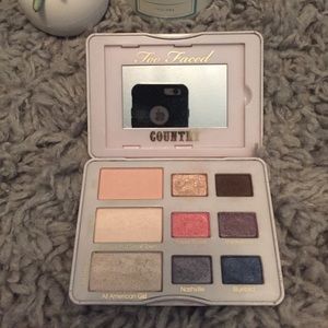 Too Faced Makeup - Too Faced Country Eyeshadow Pallette Too Faced Makeup - Too Faced Country Eyeshadow Pallette